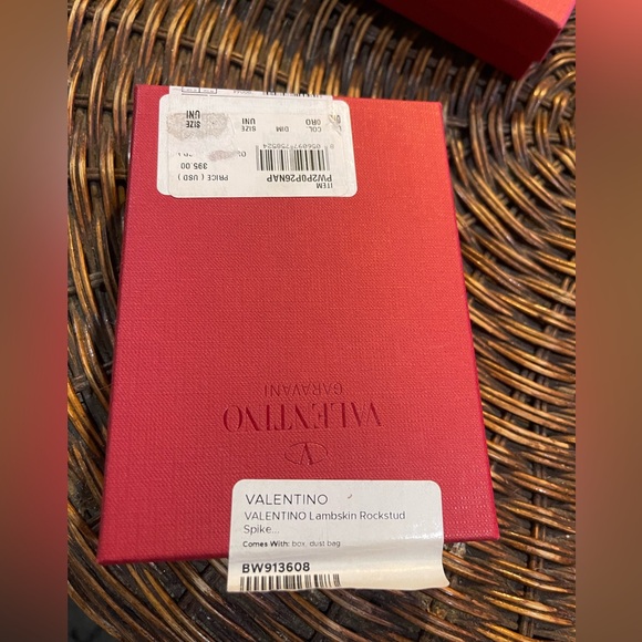 Valentino Lambskin Rock stud Spike card holder in the color ORO - Picture 8 of 11